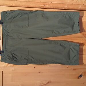 North Face NWOT Hiking Capris Ripstop Water Resistant Olive Green Plus Size 16